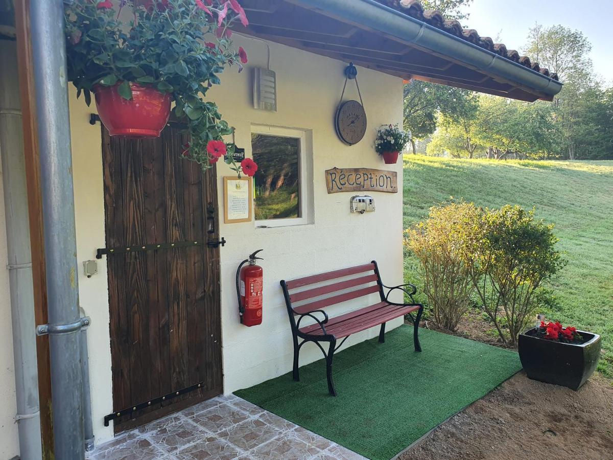 Luxury Safari Tents At Moulin Du Pommier Glamping & Camping Saulgond Luaran gambar
