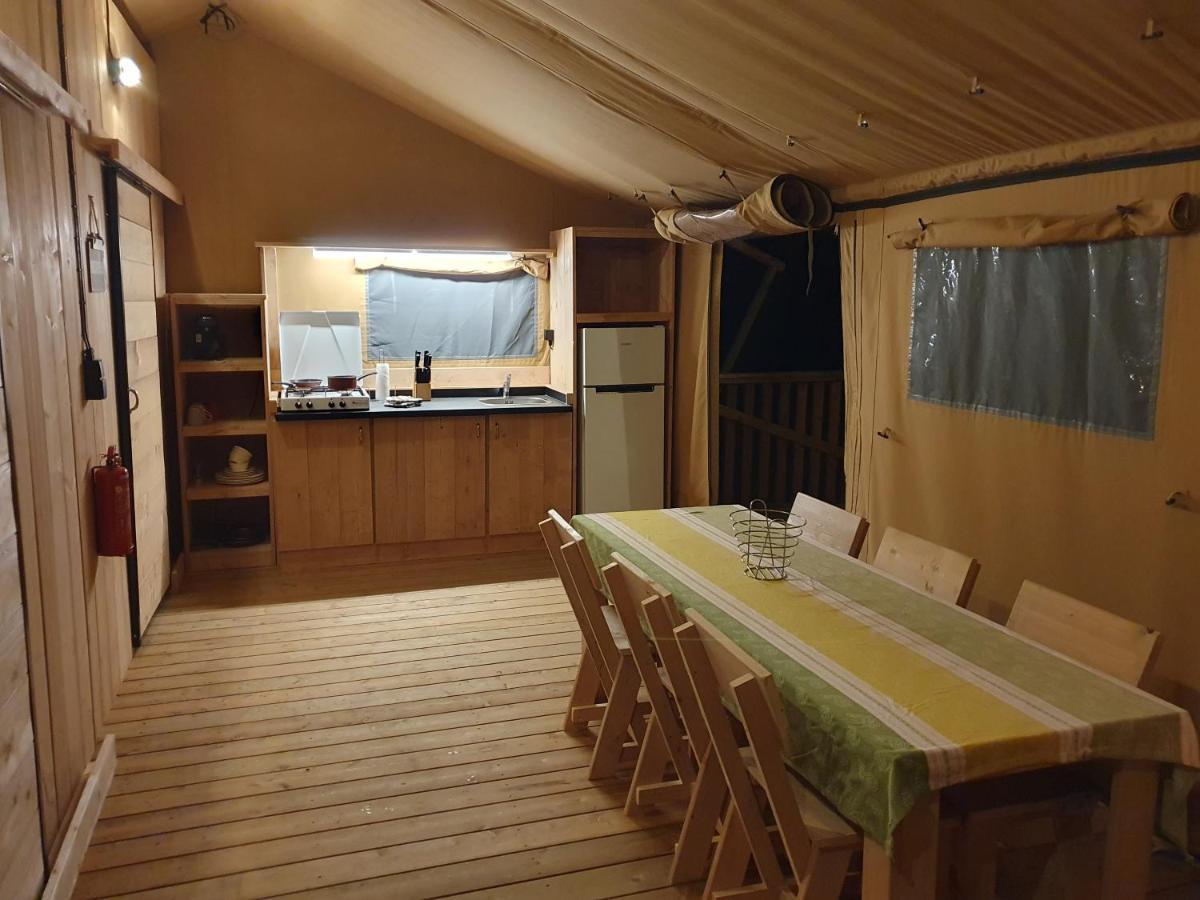 Luxury Safari Tents At Moulin Du Pommier Glamping & Camping Saulgond Luaran gambar