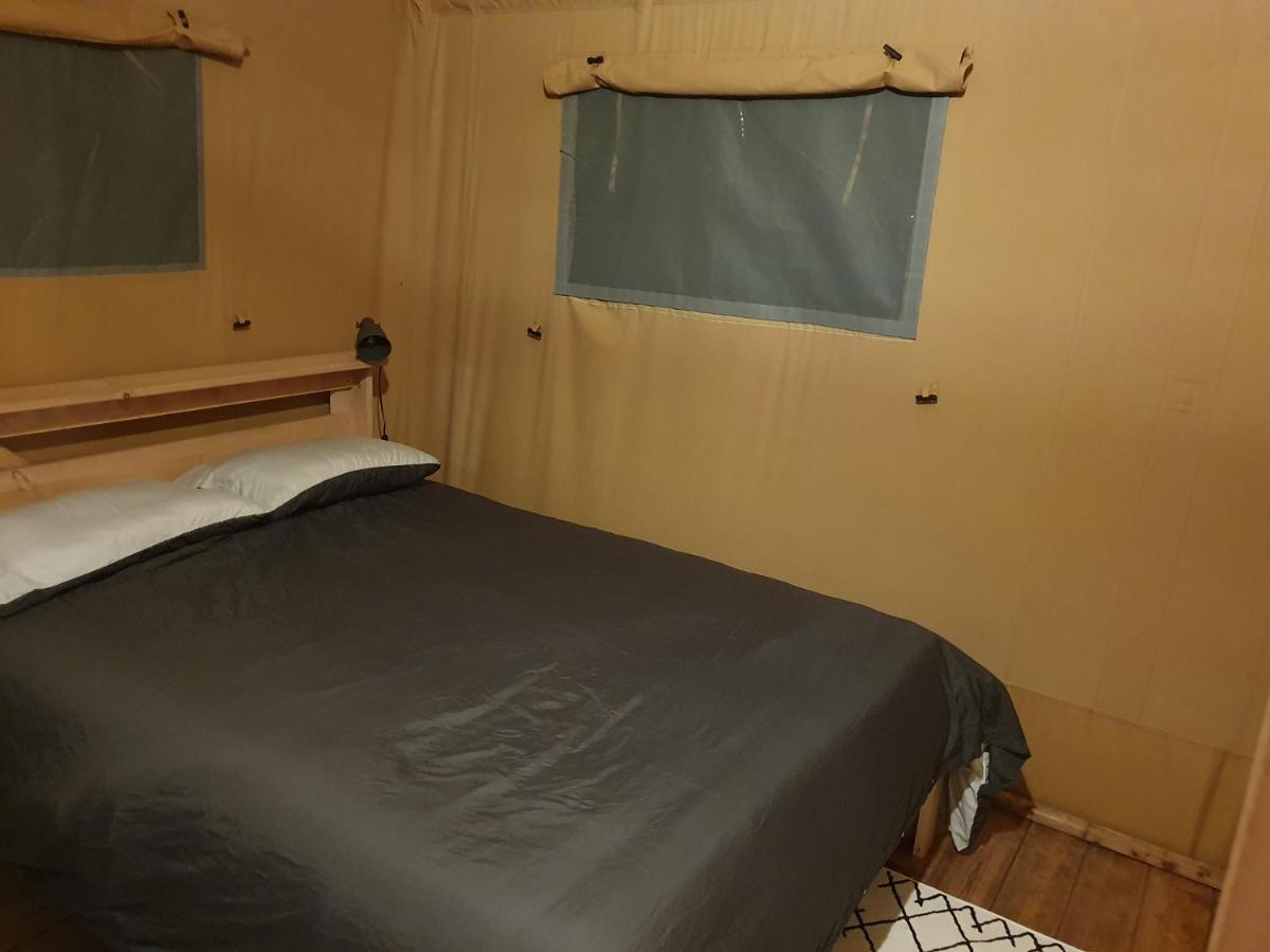 Luxury Safari Tents At Moulin Du Pommier Glamping & Camping Saulgond Luaran gambar