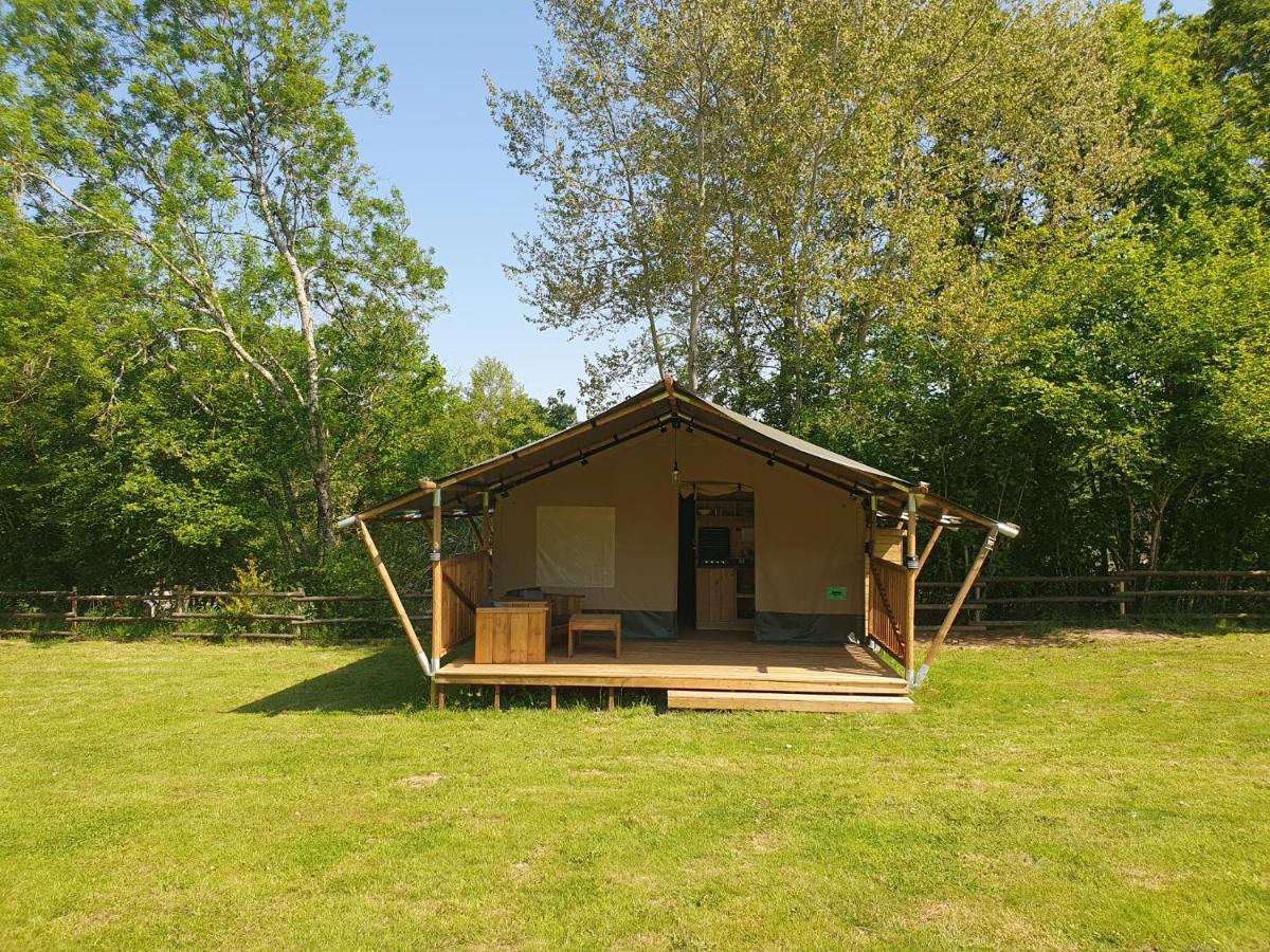 Luxury Safari Tents At Moulin Du Pommier Glamping & Camping Saulgond Luaran gambar