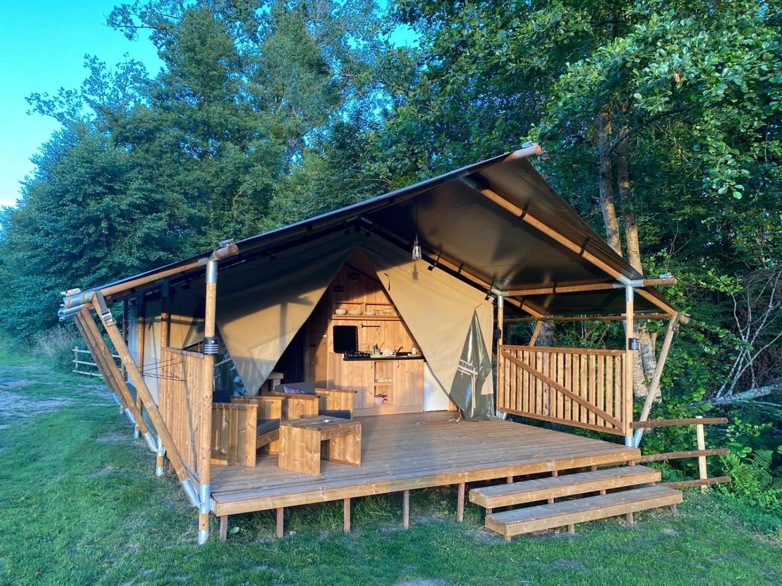 Luxury Safari Tents At Moulin Du Pommier Glamping & Camping Saulgond Luaran gambar