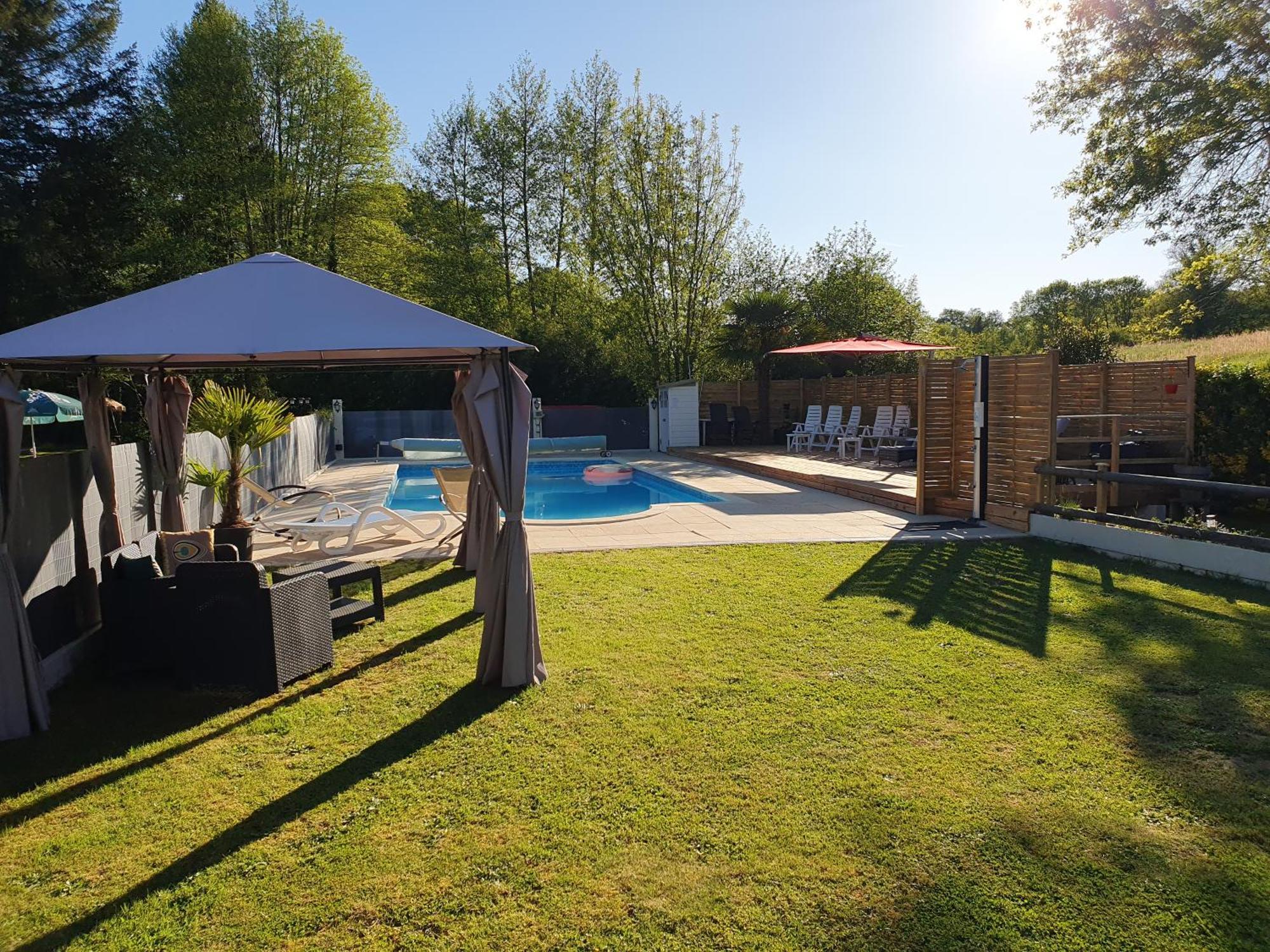 Luxury Safari Tents At Moulin Du Pommier Glamping & Camping Saulgond Luaran gambar